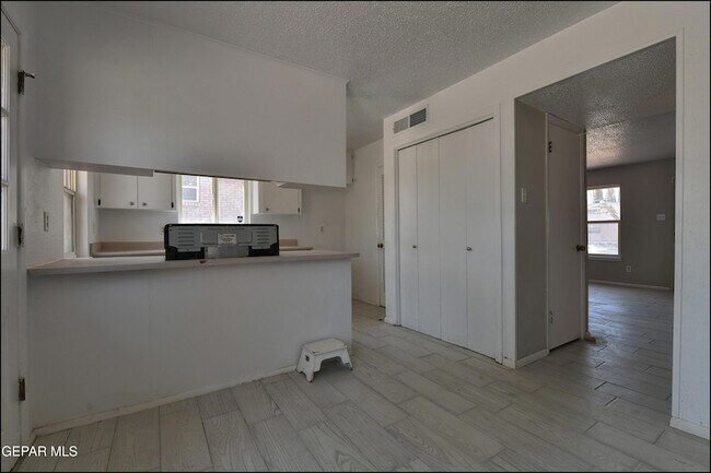 Building Photo - 6913 Pamlico Dr