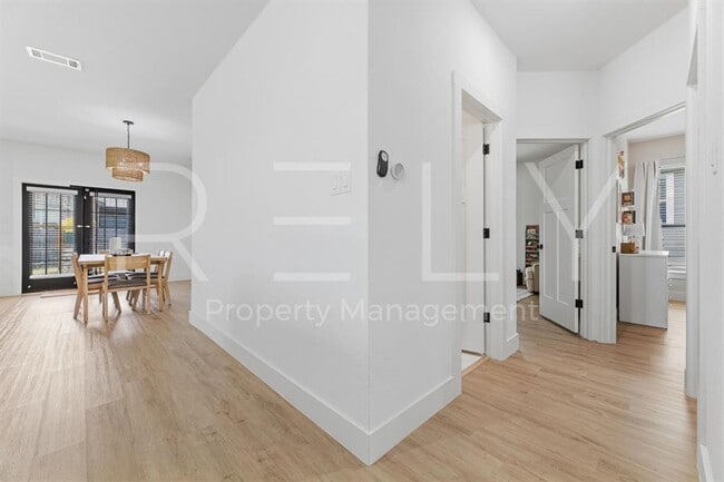 Building Photo - 129 Seattle Slew Dr