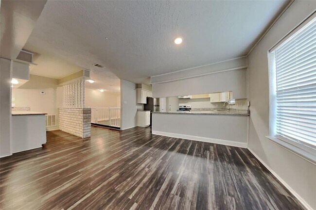 Building Photo - 3214 Evergreen Glade Dr
