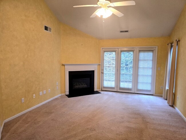 Building Photo - 7532 Riverside Ct