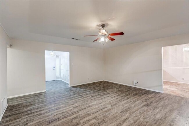 Building Photo - 12118 Black Angus Dr