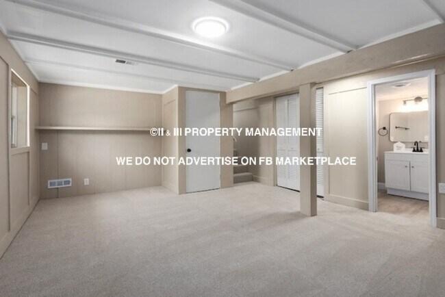 Building Photo - 7801 NE San Rafael Dr