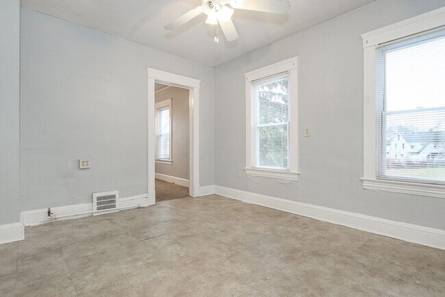 Building Photo - 2811 Henninger Rd