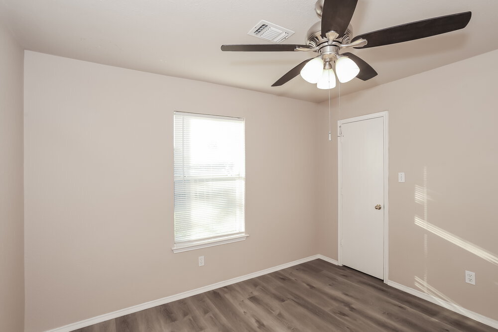 Building Photo - 8600 Cove Meadow Ln