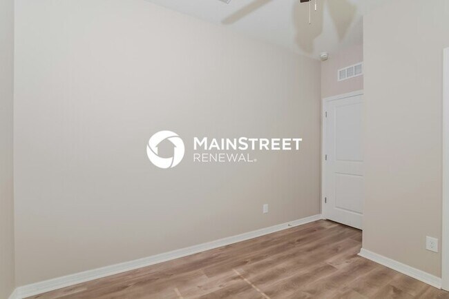 Building Photo - 3 Bedroom Pet-Friendly Home in St. Cloud, FL with Main Street Renewal