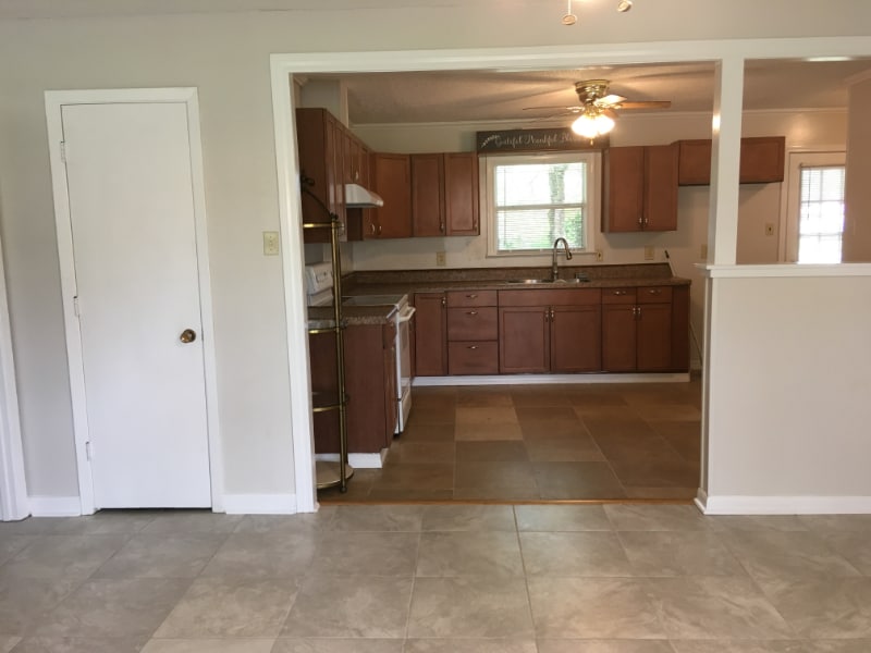 Building Photo - 659 Meadow Dr