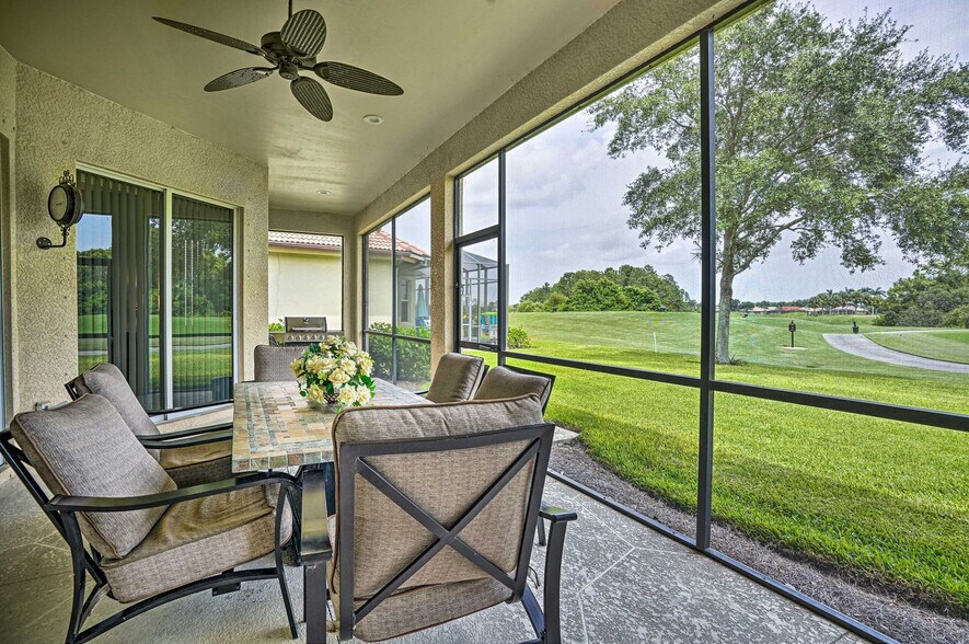 Building Photo - 6092 Dogleg Dr