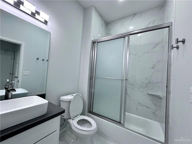 Building Photo - 21 Sunset Dr