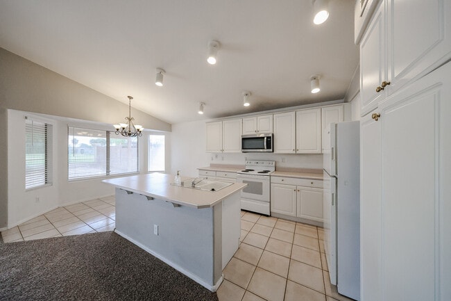 Building Photo - 14707 W Lupine Ln