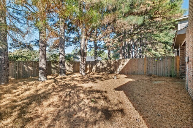 Building Photo - The Perfect Rental in Rupple Meadows!