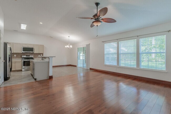 Building Photo - 8985 Redtail Dr