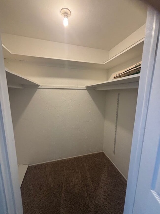 Building Photo - 55+, quaint 2/1 in a gated community locat...