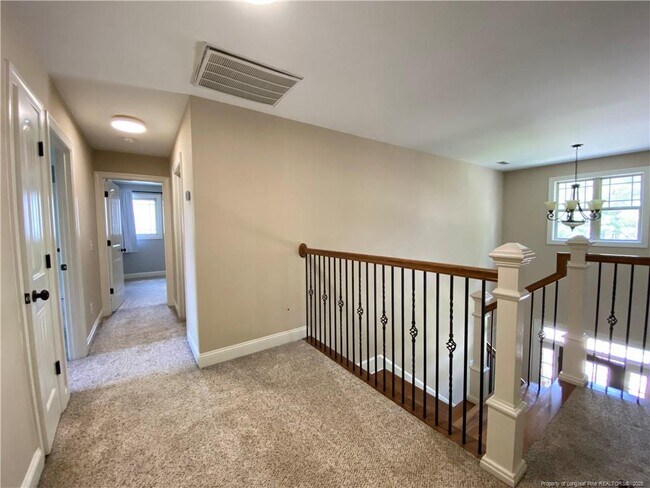 Building Photo - 484 Crown Point