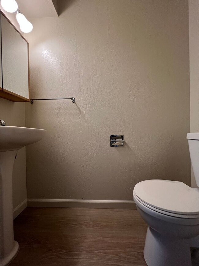 Building Photo - Charming 2 Story Soquel Condo