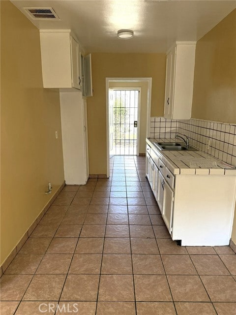 Building Photo - 4815 W 111th St