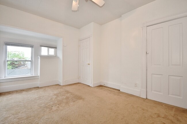 Building Photo - 121 S 16th St