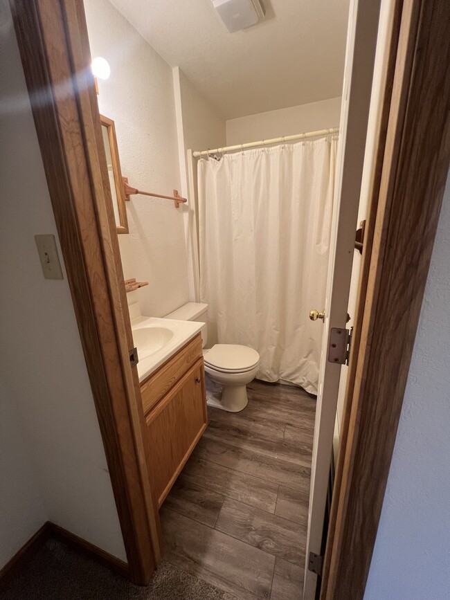 Building Photo - 201 W Geyser St