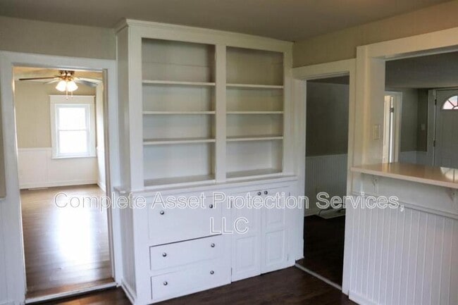 Building Photo - 105 Norton St