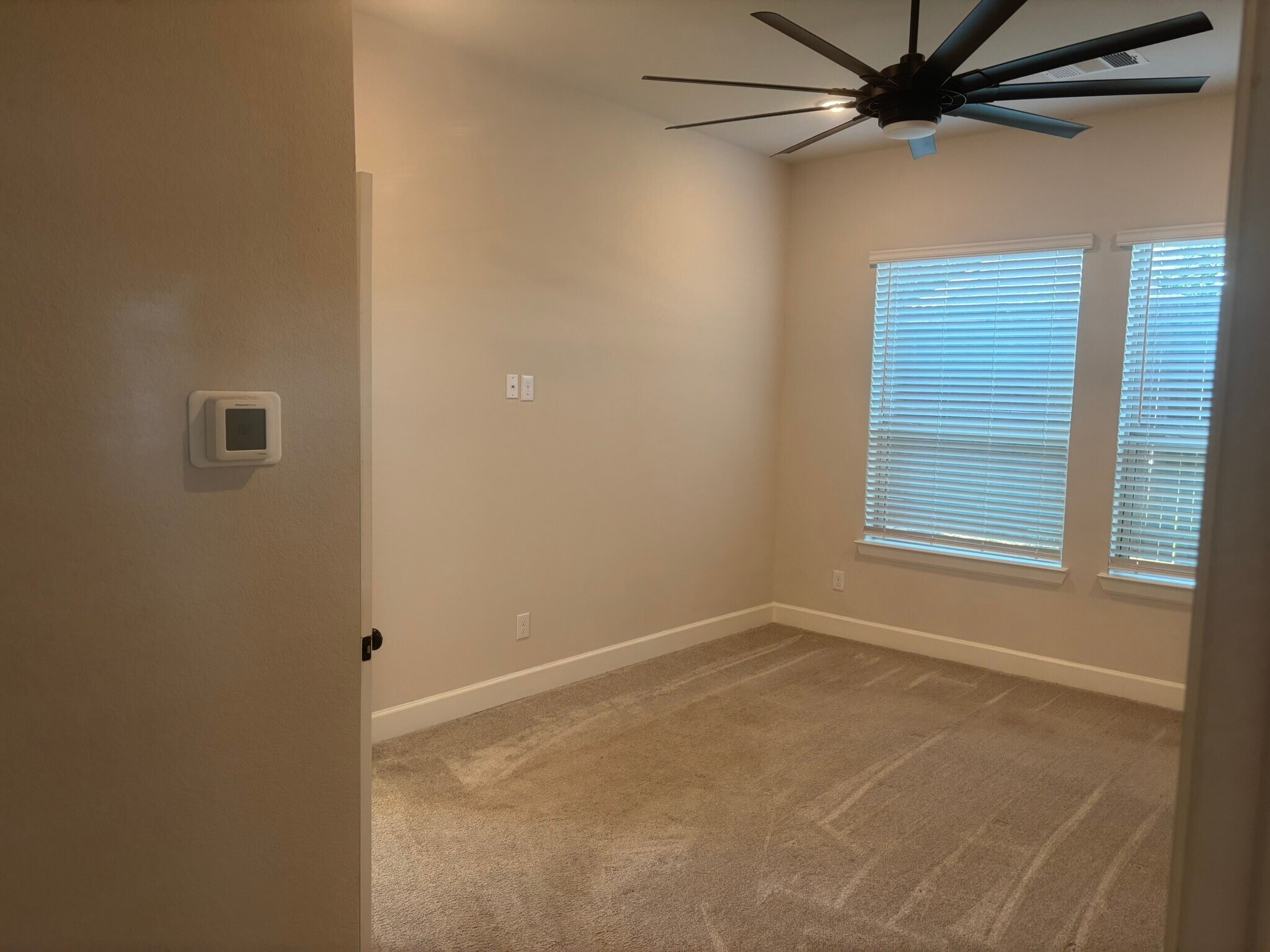 Building Photo - 8625 Spindletop Dr