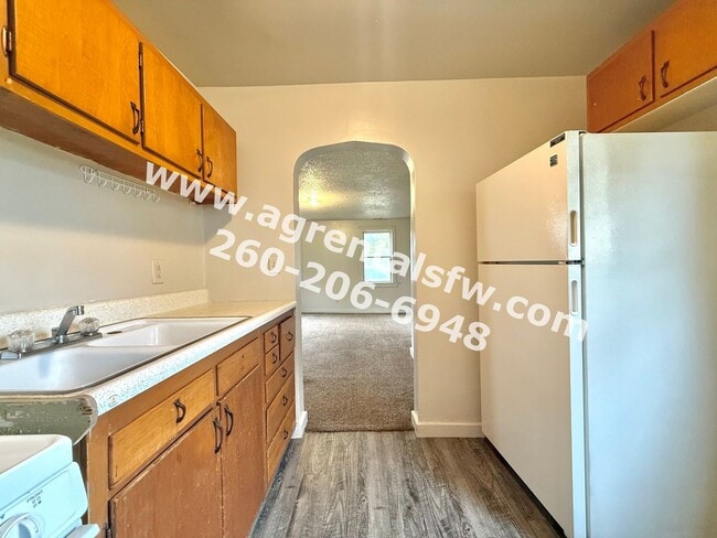 Building Photo - 1 Bedroom House