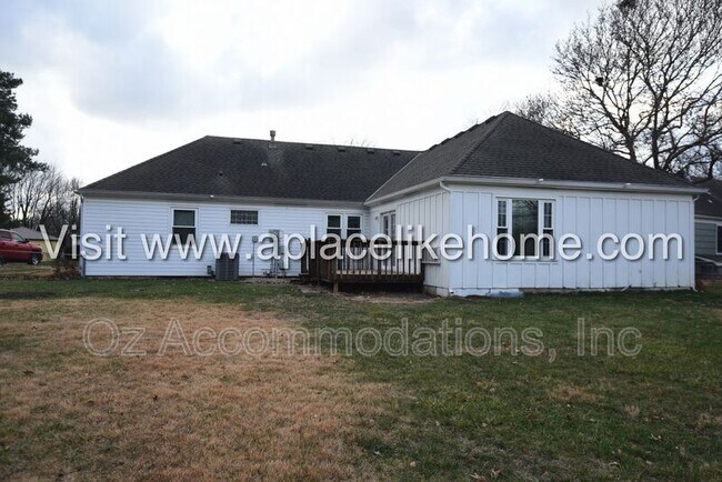Building Photo - 9539 Kessler St