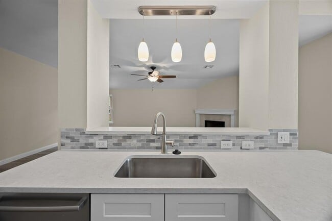 Building Photo - 1617 Abbey Ln