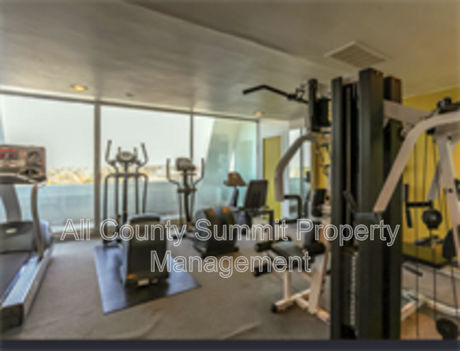 Building Photo - 1155 Ash St.