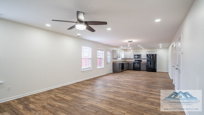 Building Photo - 102 Millbury Way