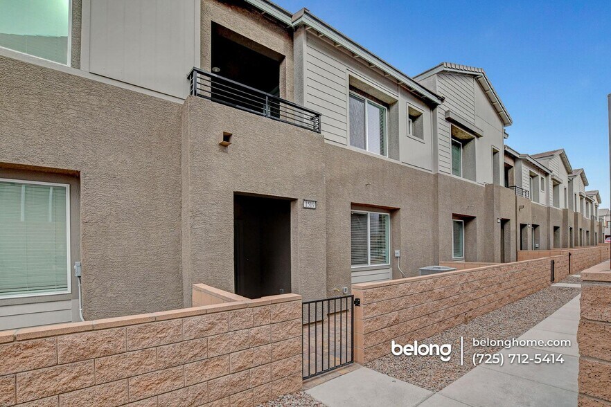 Building Photo - 1519 Layla Crossing Ave