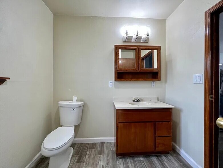 Building Photo - 1322 Grape Ave