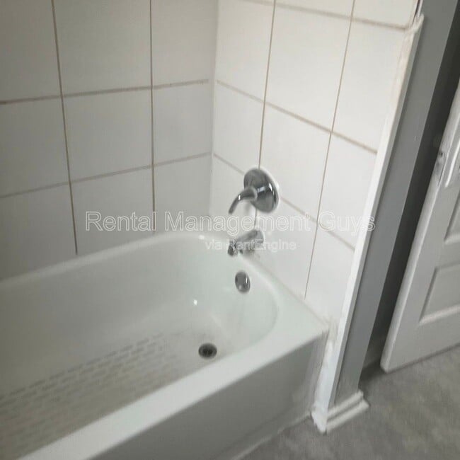 Building Photo - 1015 N Humboldt Ave