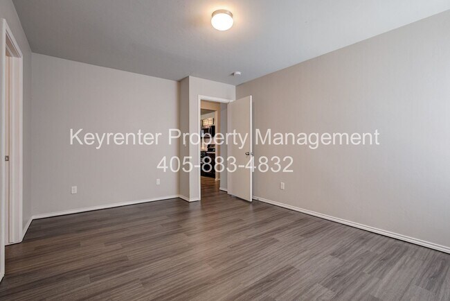 Building Photo - 3516 SE 94th St