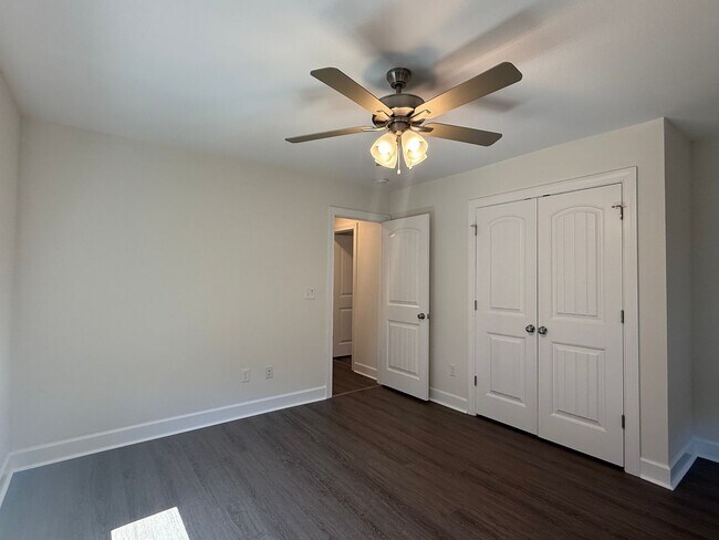 Building Photo - Like New Norfolk Single Family Home