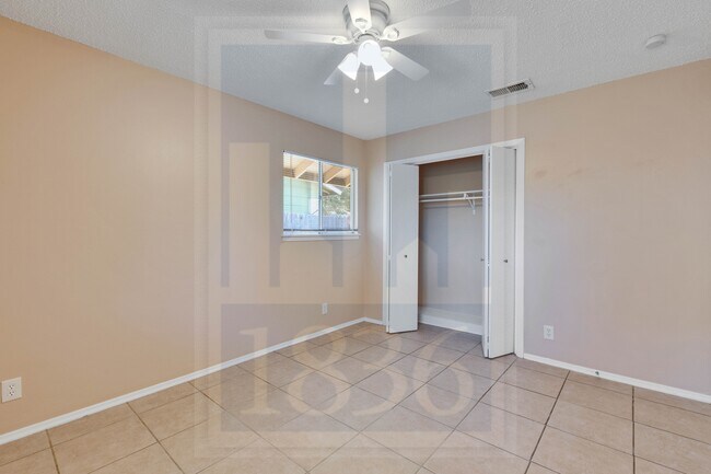 Building Photo - 8701 Clarewood Dr