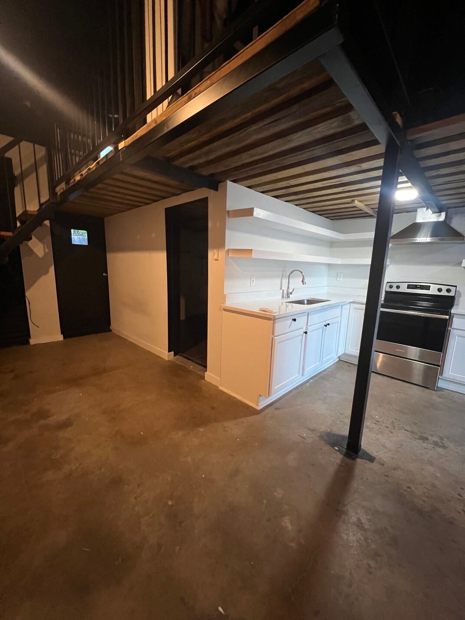 Building Photo - 4216 Poinsetta Dr