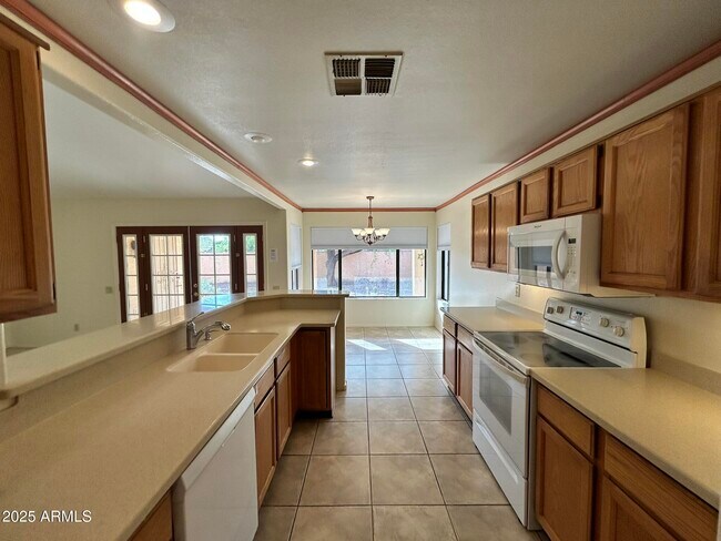 Building Photo - 3809 E Desert Flower Ln