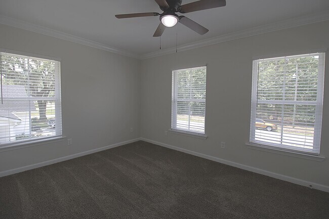 Building Photo - 38 Griffin Rd