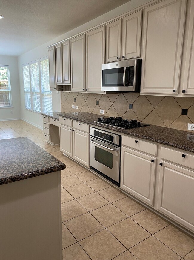 Building Photo - 9535 Empress Crossing Dr