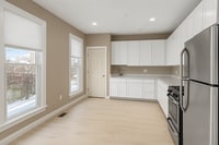 Building Photo - 907 Ackerman Ave