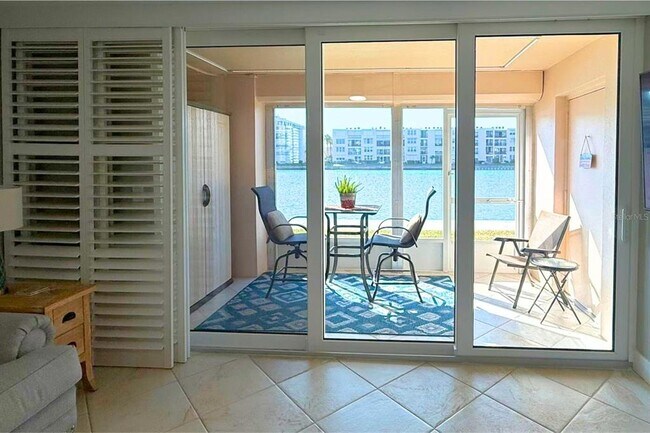 Building Photo - 7560 Bay Island Dr S