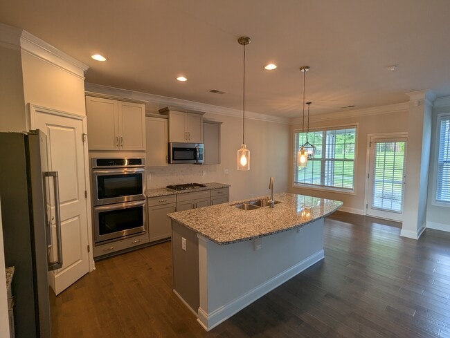 Building Photo - 205 Granito Dr