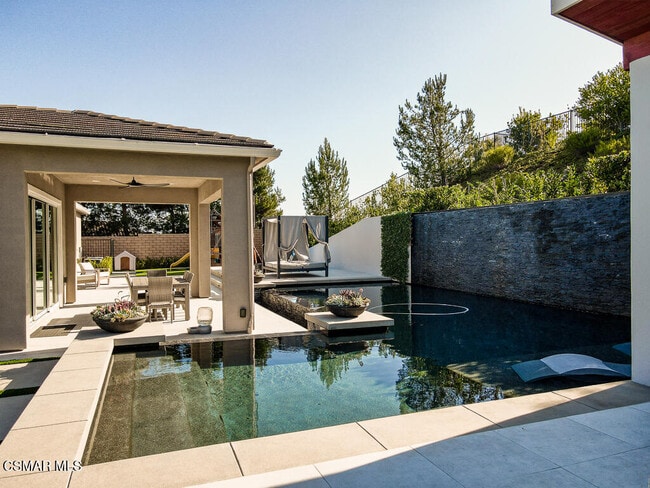 Building Photo - 6981 Shadow Wood Dr