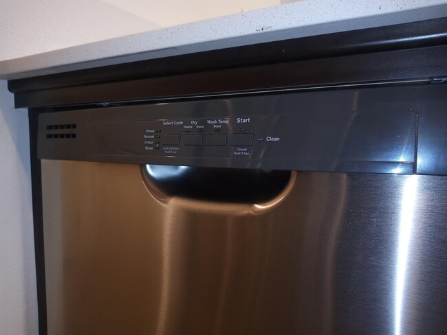 Building Photo - 1945 Kelly Ln