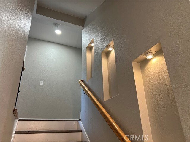 Building Photo - 17 Los Abitos