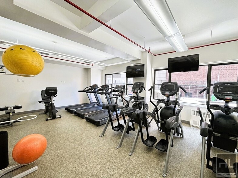 Building Photo - Fourth Avenue