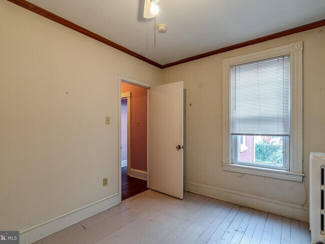 Building Photo - 524 Howard Ave