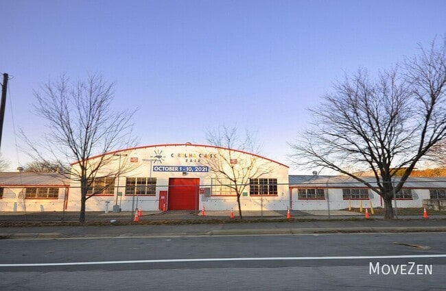 Building Photo - 2841 Tully Square