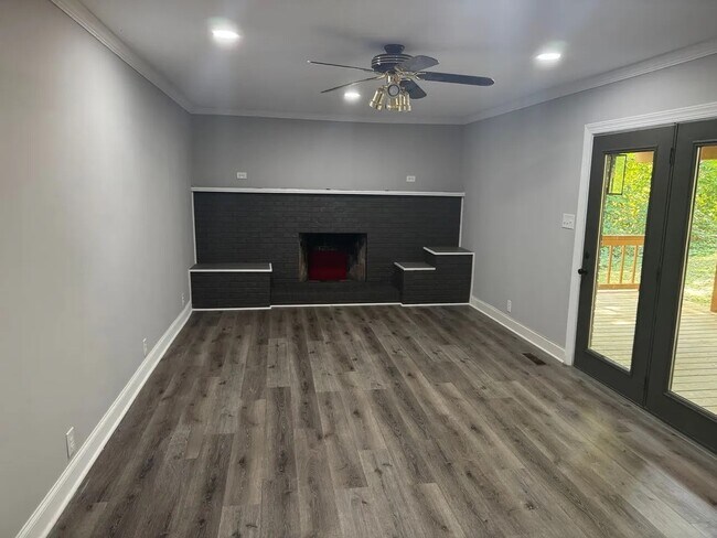 Building Photo - 200 Mountain View Dr