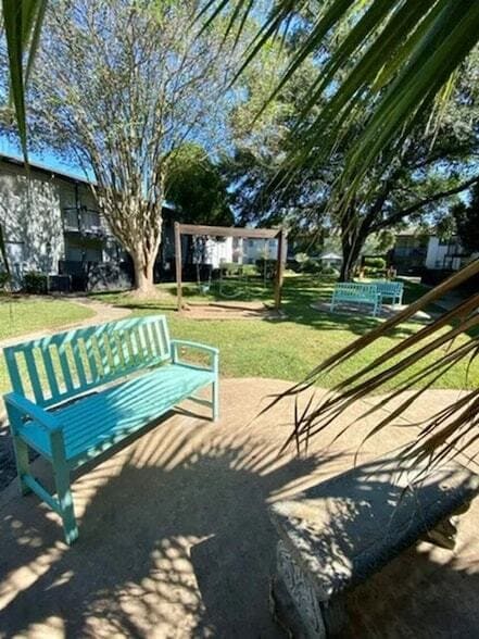 Building Photo - 874 Yorkchester Dr