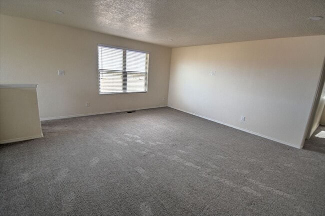 Building Photo - 4461 Golden Eagle Loop NE